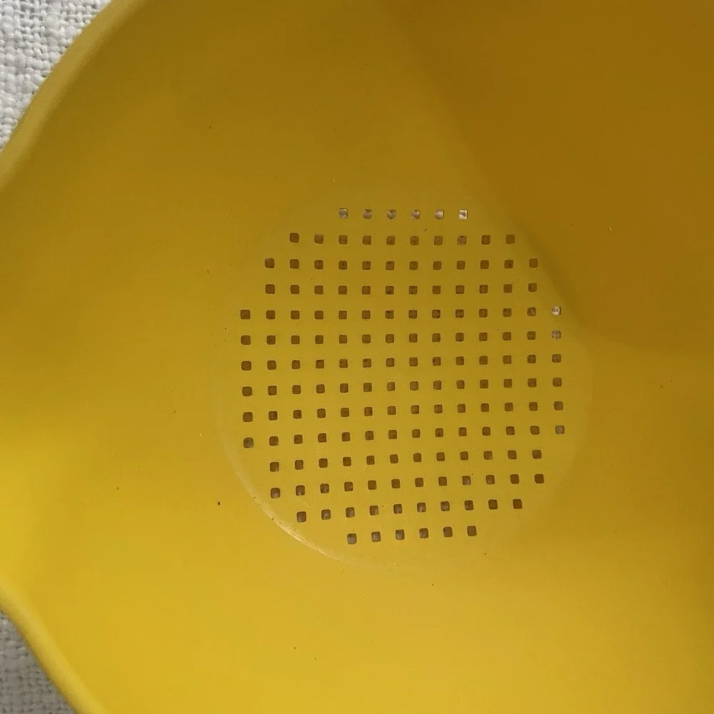 Vintage Tupperware Yellow Strainer Colander With‎ Handle #1200-2 Quality